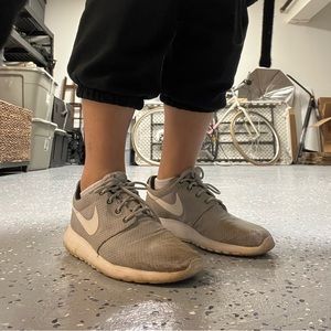 Grey Nike Roshe Run